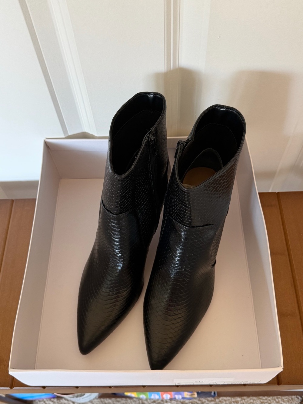 Rebecca Minkoff Pointed Toe Black Snake-Embossed Ankle Boots size 9.5 - Picture 6 of 6